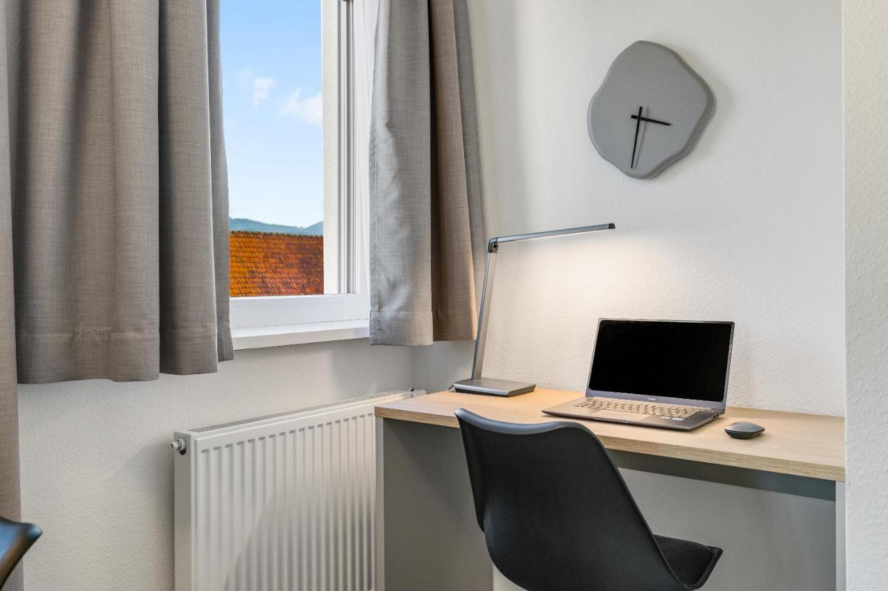 Empire Living: Denzlingen Marktplatz Exterior foto